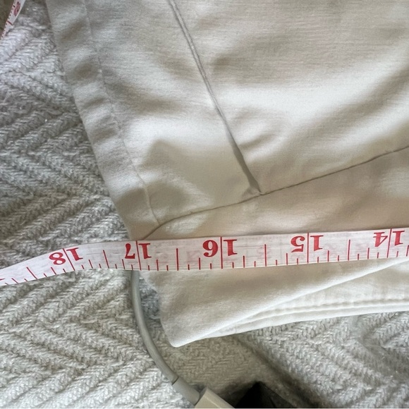 Old Navy Mid-Rise Harper Ankle Pants L - Picture 8 of 8